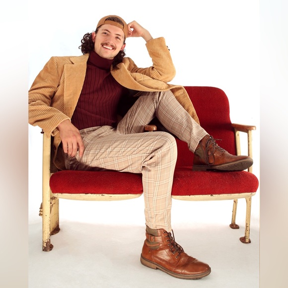 Meet your Posher, Sean - Picture 2 of 2